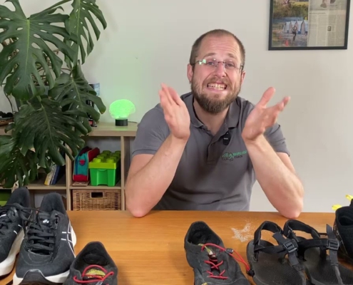 Barfußschuhe vs. Laufschuhe: Fabian von Puttkamer vergleicht verschiedene Schuhe